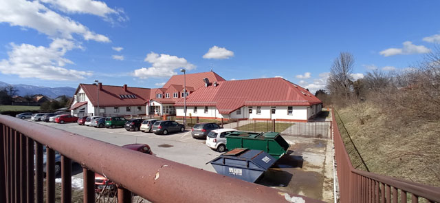 Dječji vrtić u Gospiću je u Domu invalida Like, i uvijek je u njemu malo mjesta za ličke mališene, a tgemelji su napravljeni za još jednu etažu                                                                                                           